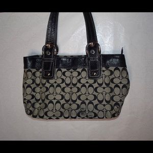 Coach signature shoulder bag f13742